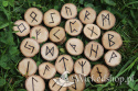 Futhark Starszy - Zestaw Ręcznie Robionych Drewnianych Run Wróżebnych