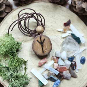 Naszyjnik Runa Algiz - Ochrona - ręcznie wypalany na drewnie