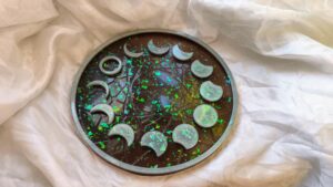 Fazy Księżyca - Artystyczna Taca Ozdobna. Idealna jako podstawka na karty Tarota, drobne świeczniki lub inne magiczne przedmioty.